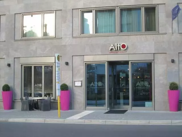 Alto Bar Restaurant