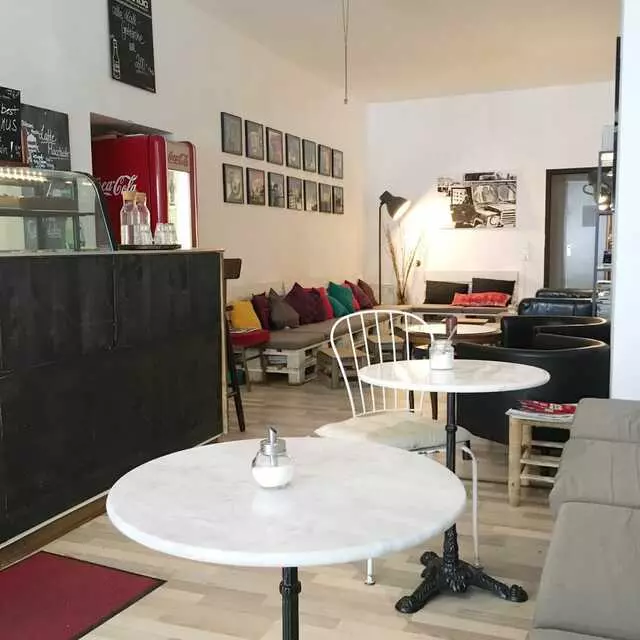 attis café