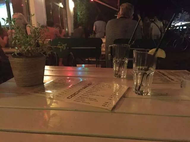 Astro Bar