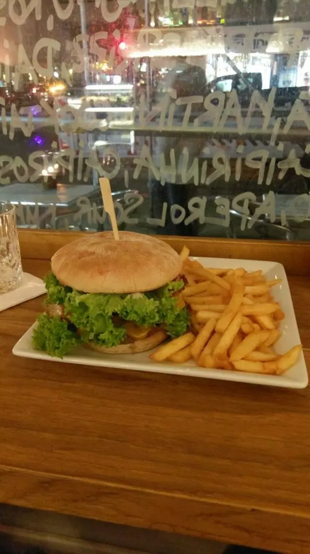 Anthony’s Bar & Burger
